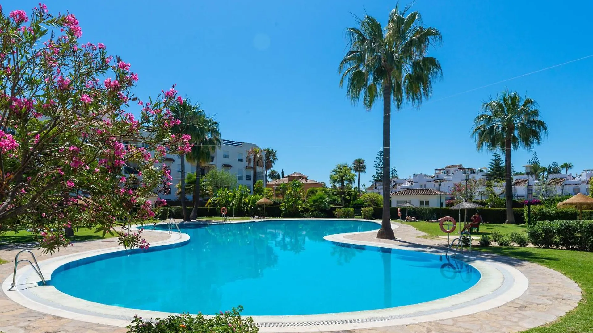 Marbella Beach San Pedro Apartment